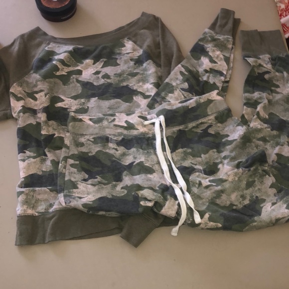 Xhilaration Tops - Sweat set BOTTOM AND TOP are DIFFERENT SIZES